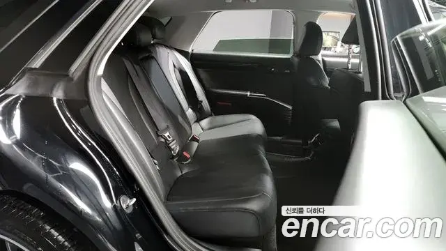 Hyundai Grandeur Hybrid 2022 — Photo 19/20