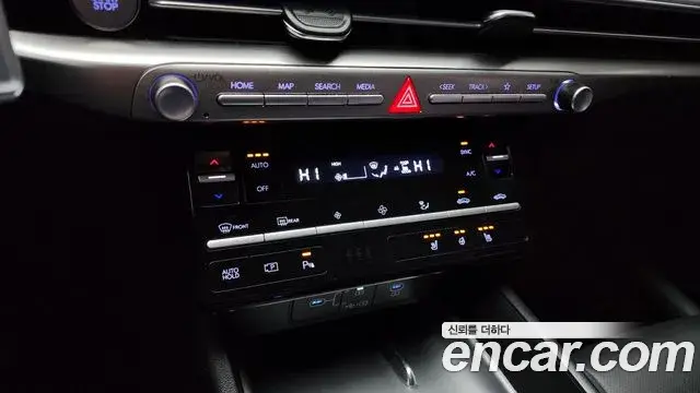 Hyundai Grandeur Hybrid 2022 — Photo 17/20
