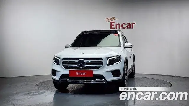 Mercedes-Benz GLB-Class 2021 — Photo 2/20