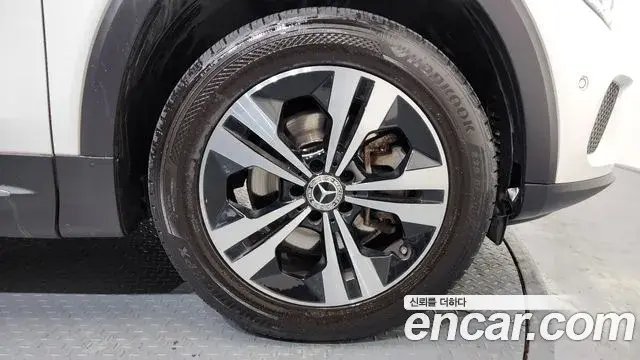 Mercedes-Benz GLB-Class 2021 — Photo 5/20