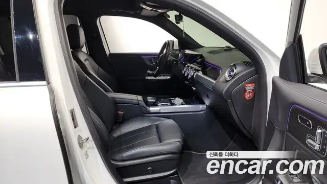 Mercedes-Benz GLB-Class 2021 — Photo 18/20