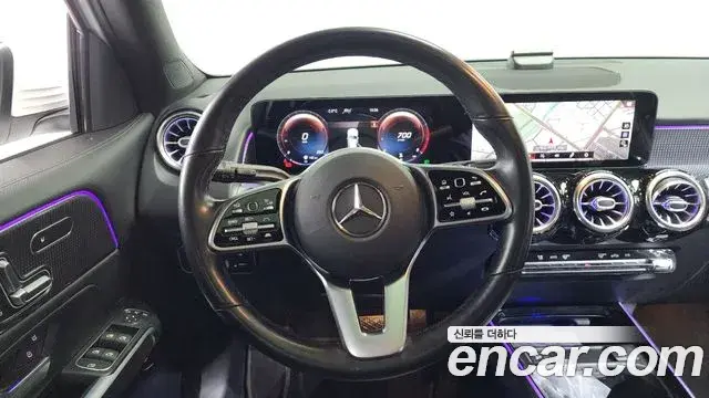 Mercedes-Benz GLB-Class 2021 — Photo 15/20