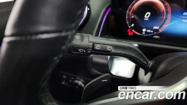 Mercedes-Benz GLB-Class 2021 — Photo 19/20