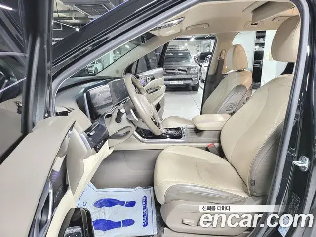 Kia Carnival 2021 — Photo 18/20