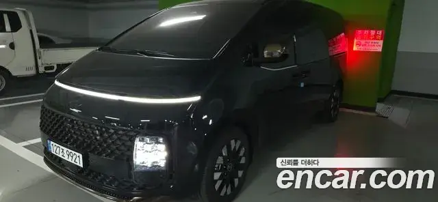 Hyundai Staria 2025 — Фото 1/20
