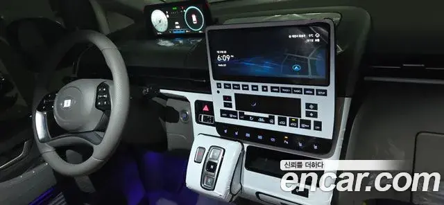 Hyundai Staria 2025 — Фото 12/20