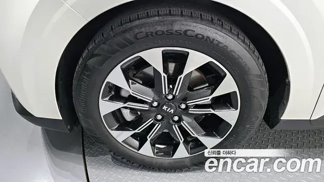 Kia Carnival 2021 — Şəkil 18/20