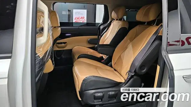 Kia Carnival 2021 — Şəkil 16/20