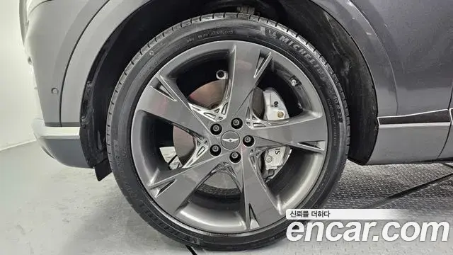 Genesis GV80 2022 — ფოტო 19/20