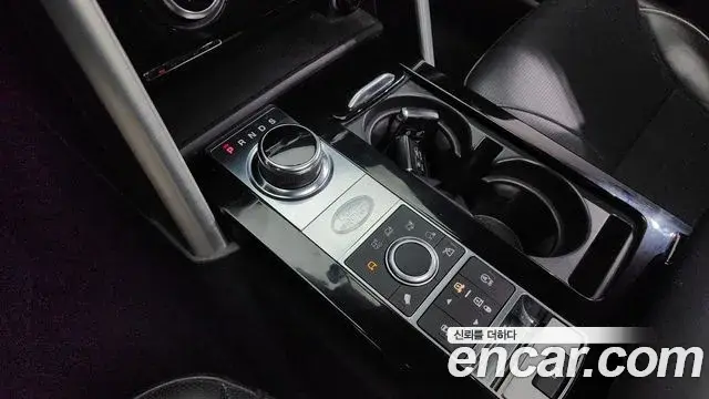 Land Rover Discovery 5 2019 — Photo 12/20