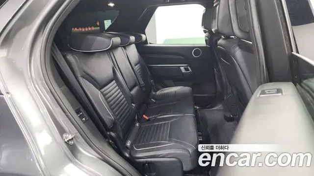Land Rover Discovery 5 2019 — Photo 11/20