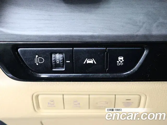 Kia Carnival 2021 — Фото 15/20