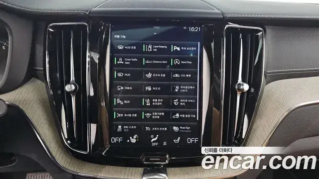 Volvo XC60 2018 — Фото 13/20