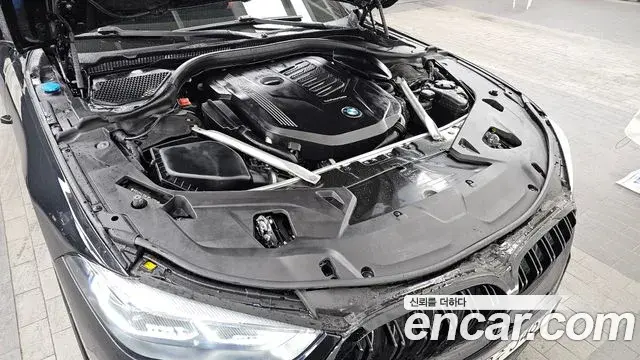 BMW 8 Series 2019 — ფოტო 17/20