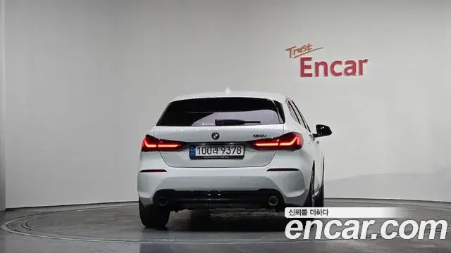 BMW 1 Series 2022 — Şəkil 2/20