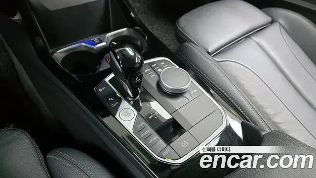 BMW 1 Series 2022 — Şəkil 14/20