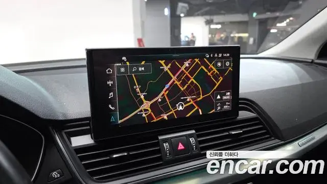 Audi Q5 2021 — Photo 10/20