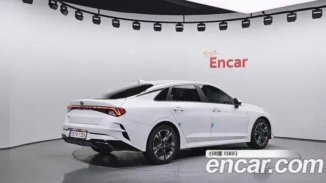Kia K5 2021 — Şəkil 16/20
