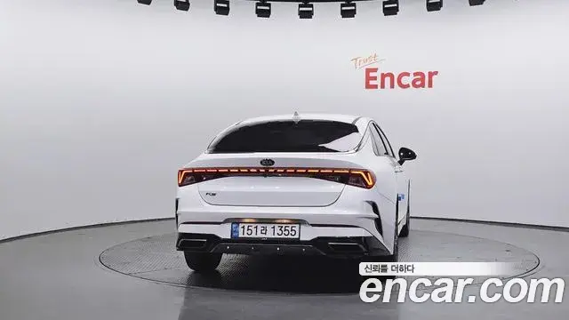 Kia K5 2021 — Şəkil 18/20