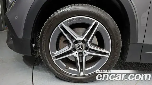 Mercedes-Benz GLB-Class 2022 — ფოტო 6/20