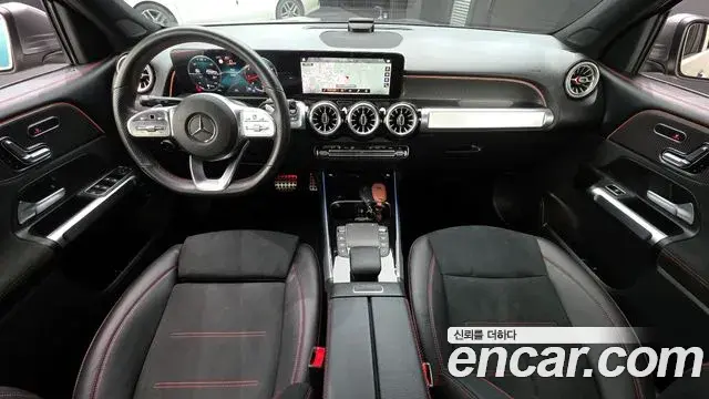 Mercedes-Benz GLB-Class 2022 — ფოტო 8/20