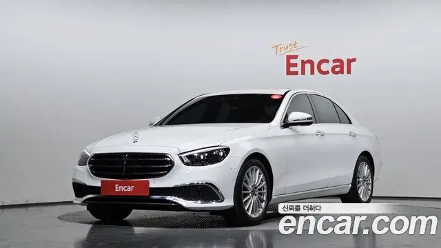 Mercedes-Benz E-Class 2022 — ფოტო 6/20