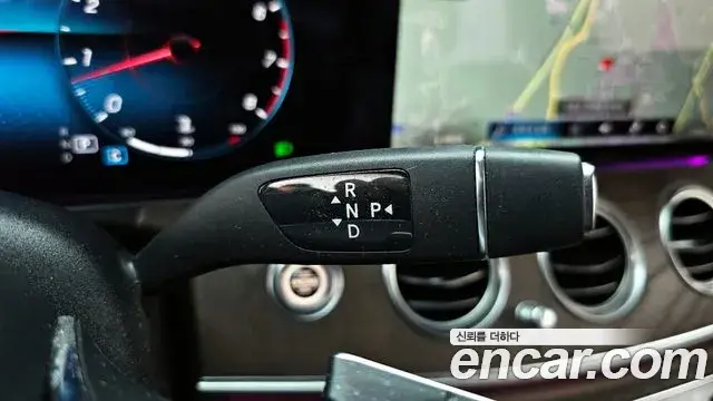 Mercedes-Benz E-Class 2022 — ფოტო 9/20