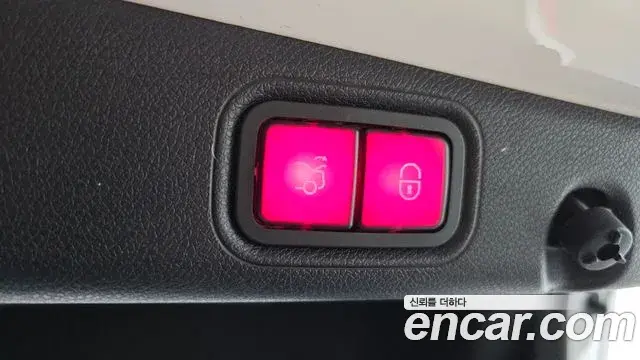 Mercedes-Benz E-Class 2022 — ფოტო 5/20