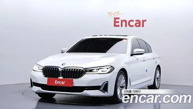 BMW 5 Series 2020 — Фото 9/20