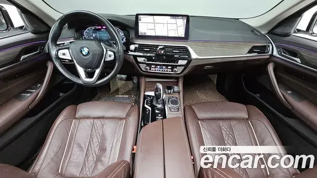 BMW 5 Series 2020 — Фото 10/20