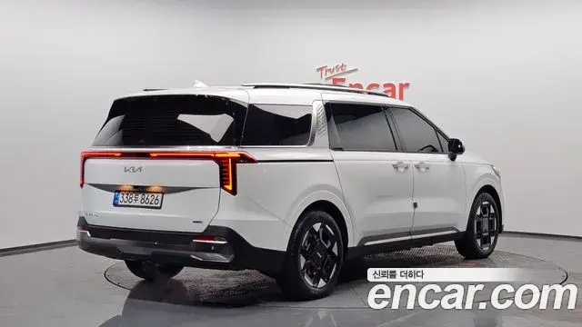 Kia Carnival 2024 — Фото 2/20