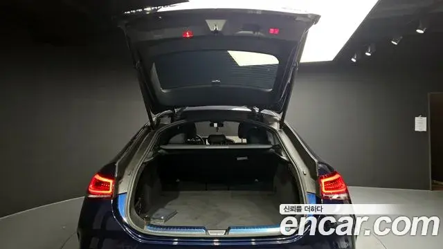 Mercedes-Benz GLE-Class 2022 — ფოტო 18/20