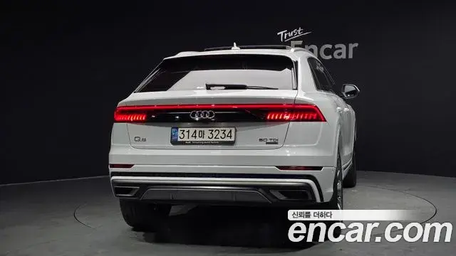 Audi Q8 2022 — ფოტო 12/20