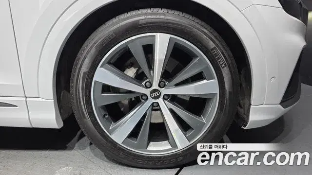 Audi Q8 2022 — ფოტო 3/20