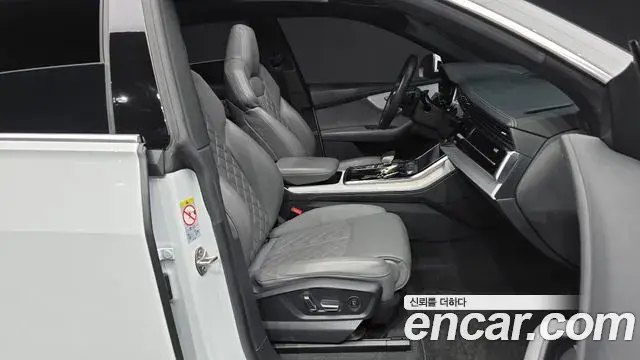 Audi Q8 2022 — ფოტო 13/20