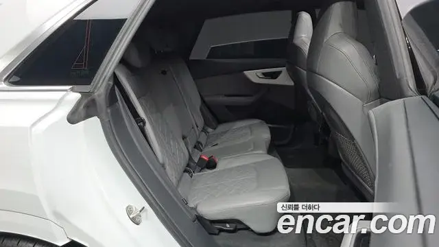 Audi Q8 2022 — ფოტო 11/20