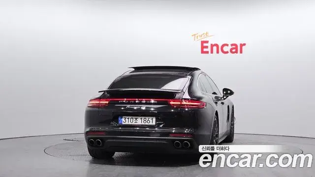 Porsche Panamera 2018 — Photo 6/20