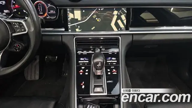 Porsche Panamera 2018 — Photo 16/20
