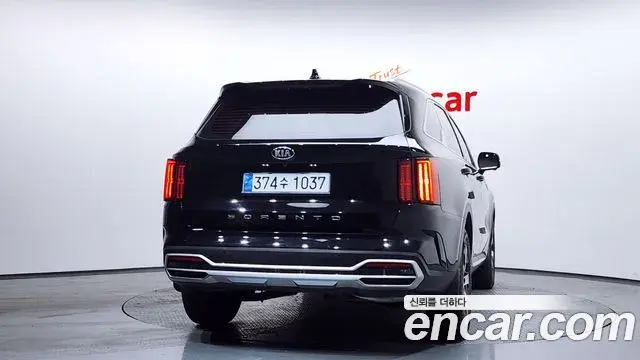 Kia Sorento 2021 — Фото 4/20