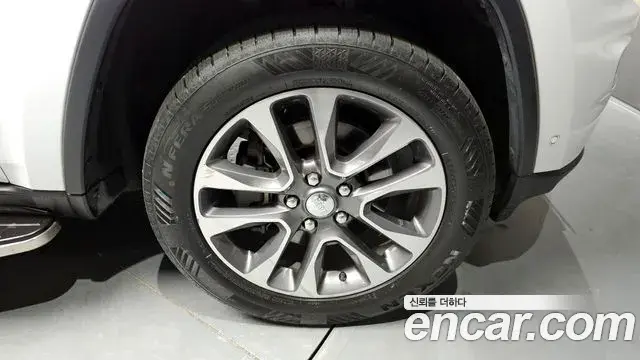Jeep Grand Cherokee 2018 — ფოტო 5/20
