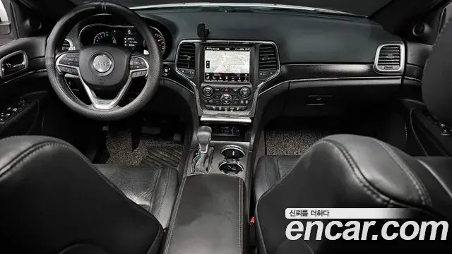 Jeep Grand Cherokee 2018 — ფოტო 12/20