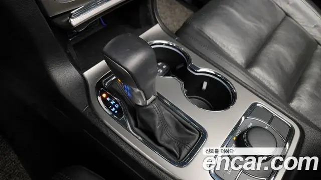 Jeep Grand Cherokee 2018 — ფოტო 13/20
