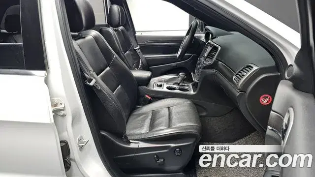 Jeep Grand Cherokee 2018 — ფოტო 3/20