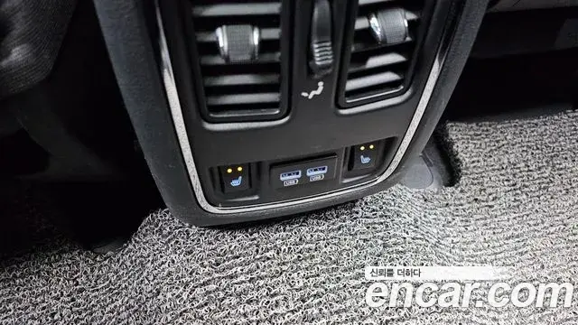 Jeep Grand Cherokee 2018 — ფოტო 19/20