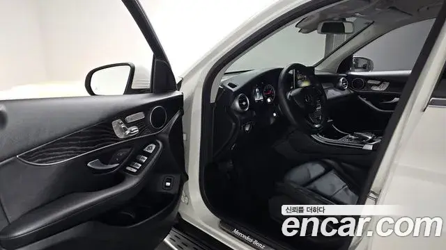 Mercedes-Benz GLC-Class 2019 — ფოტო 14/20