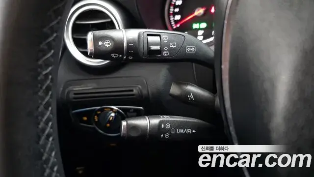 Mercedes-Benz GLC-Class 2019 — ფოტო 13/20