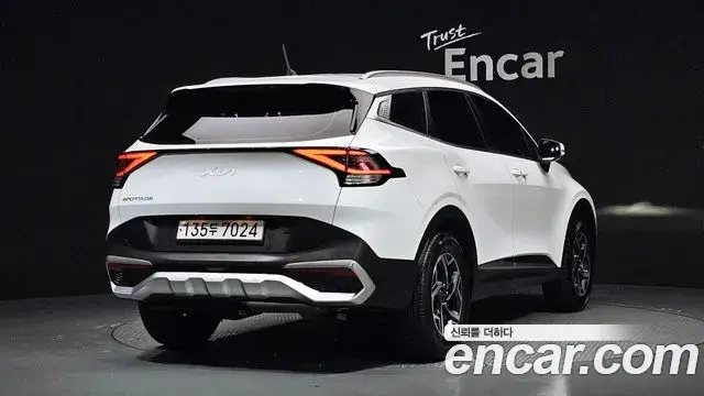 Kia Sportage 2022 — Фото 2/20