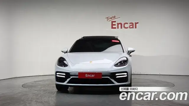 Porsche Panamera 2018 — Şəkil 7/20