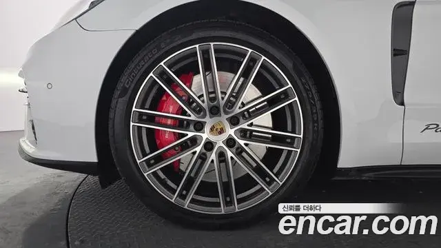 Porsche Panamera 2018 — Şəkil 13/20