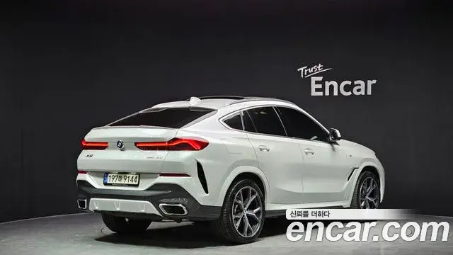 BMW X6 2022 — Фото 1/20